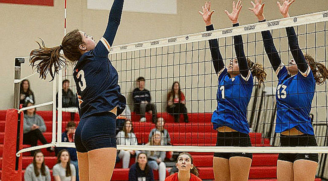 Nebraska quét Creighton 3-0 trước kỷ lục 15.405 khán giả: Khi bóng chuyền nữ Mỹ chạm tới trần thương mại mới