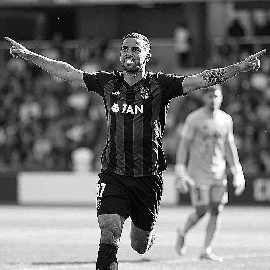 Obed Vargas và 12 phút ở Stuttgart: tờ đăng ký UEFA mới là tín hiệu thật