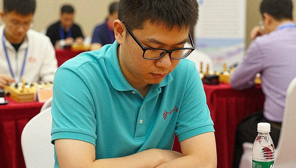 Khóa Học Cờ Vua Giải Mã Phòng Thủ Scotch: Bí Quyết Từ Kasparov Đến Mikhalchishin