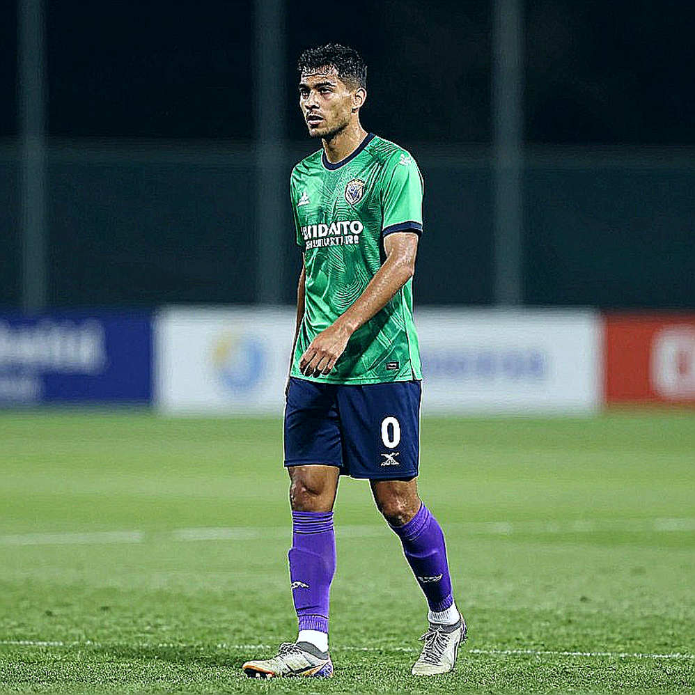 Santiago Bueno to Club América: A Wall Built Not With Money, But With Time Santiago Bueno to Club América: A Wall Built Not With Money, But With Time