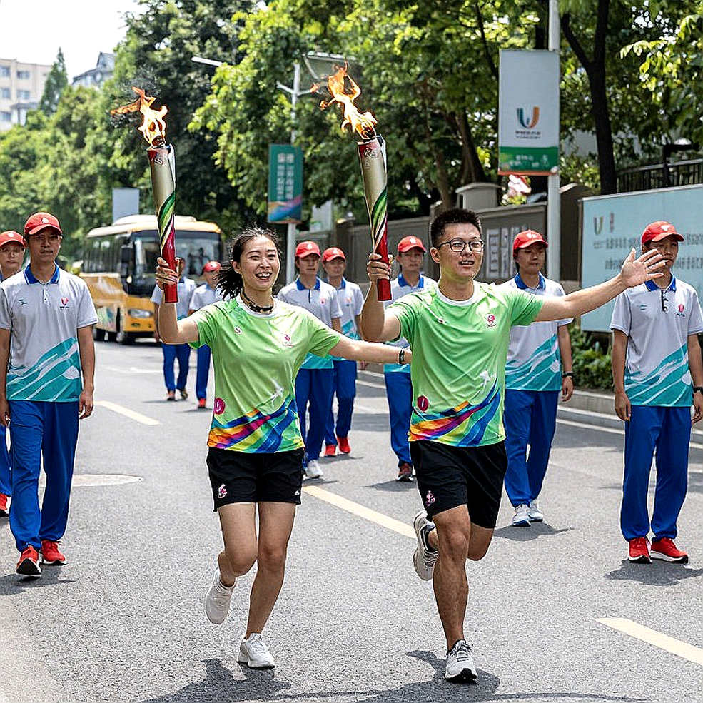 Hai cú đá, một thẻ vàng: Vết nứt VAR ở Dong Nai và khoảng lặng không ai lật tới Hai cú đá, một thẻ vàng: Vết nứt VAR ở Dong Nai và khoảng lặng không ai lật tới