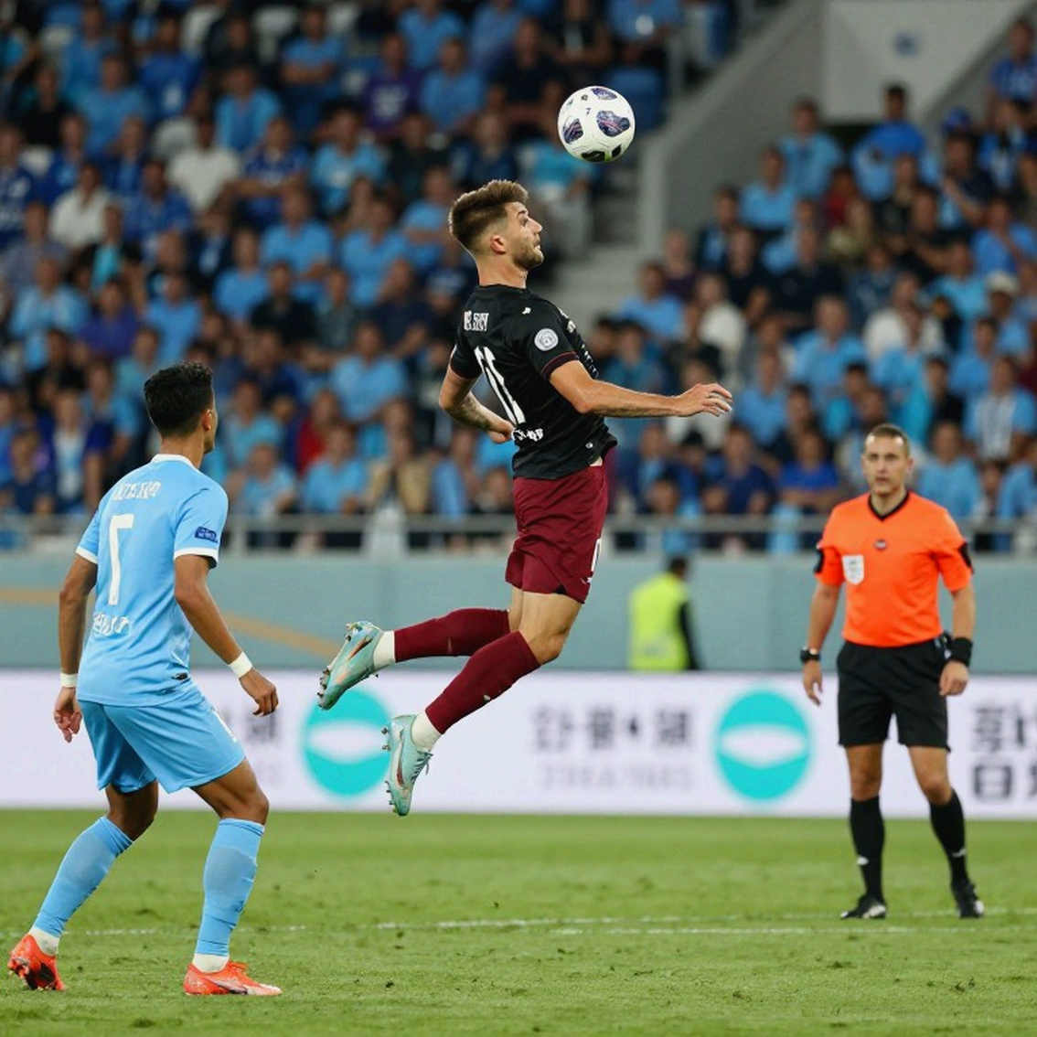 Căn phòng thì thầm của V.League: Hợp đồng ba nghìn chữ và điều khoản không ai đọc Căn phòng thì thầm của V.League: Hợp đồng ba nghìn chữ và điều khoản không ai đọc