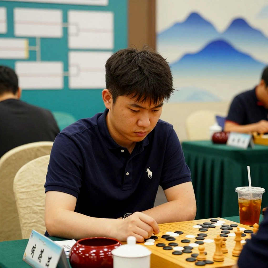 Atyrau Masters và số 225: Khi làng cờ bán câu chuyện thay vì bán nước cờ