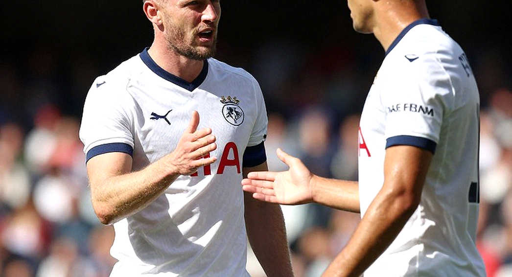 Tuchel Leaves Out Gibbs-White: England's No.10 Equation and the Echo of a Single Status Update Tuchel Leaves Out Gibbs-White: England's No.10 Equation and the Echo of a Single Status Update