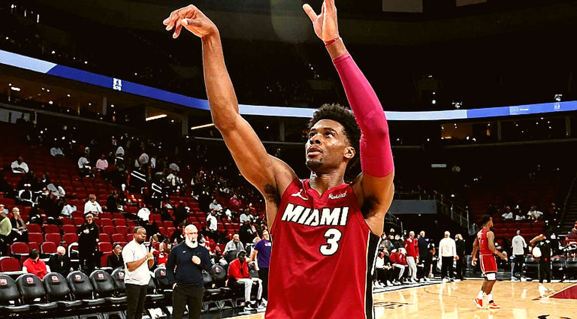 Crvena Zvezda ký Christian Koloko giữa mùa: suất import, luật FIBA và cái giá chưa ai công bố