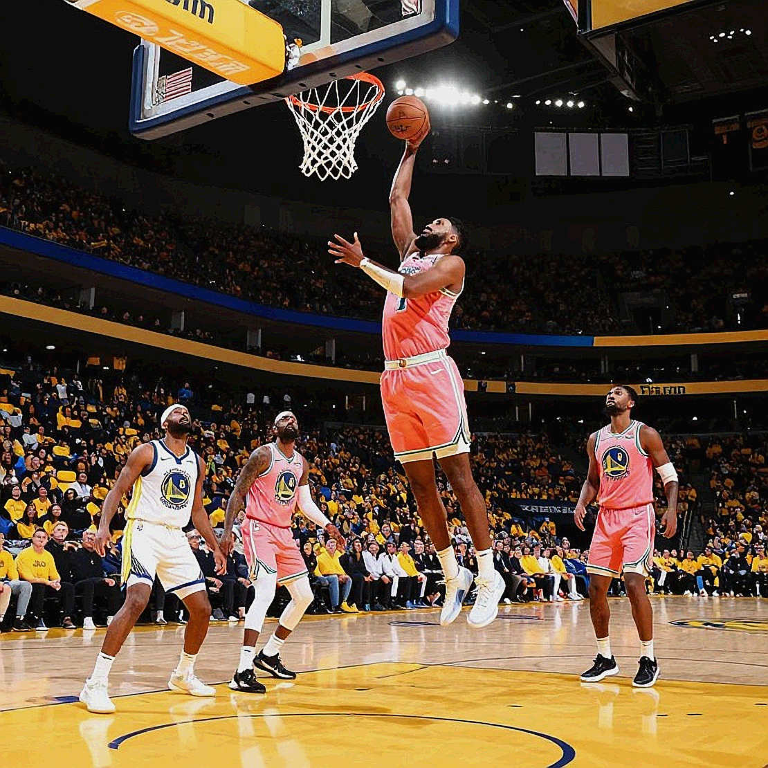 Mike James rời sân giữa trận: khoảng trống mà Anadolu Efes không thể lấp bằng lời động viên